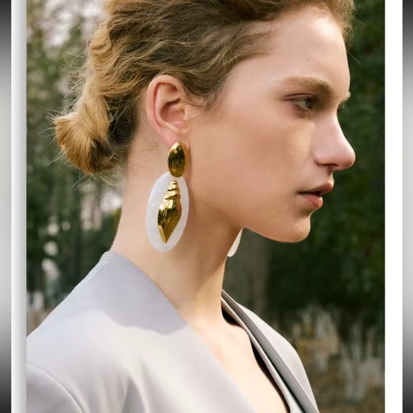 Sculptural Oval Drop Earrings – PVD Gold Plated Stainless Steel & Acrylic - Picture 1 of 15